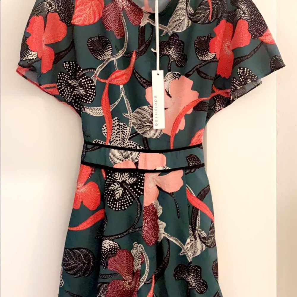 Adelyn Rae romper - Picture 2 of 6